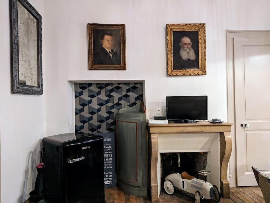 L'Appartement Du Voisin D'Hugo Besançon Dış mekan fotoğraf