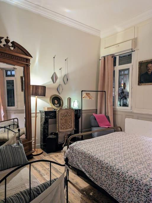 L'Appartement Du Voisin D'Hugo Besançon Dış mekan fotoğraf
