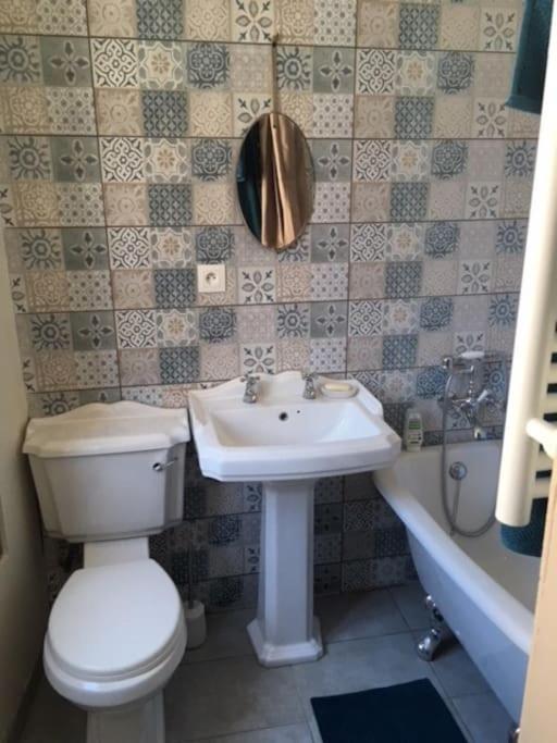 L'Appartement Du Voisin D'Hugo Besançon Dış mekan fotoğraf